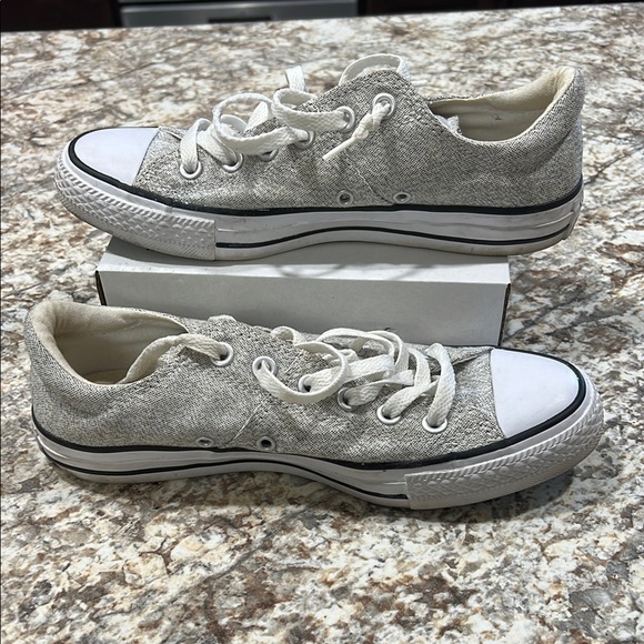Women's Converse Chuck Taylor All Star Madison Low Grey Shoes 549700F size 8 - Picture 2 of 9